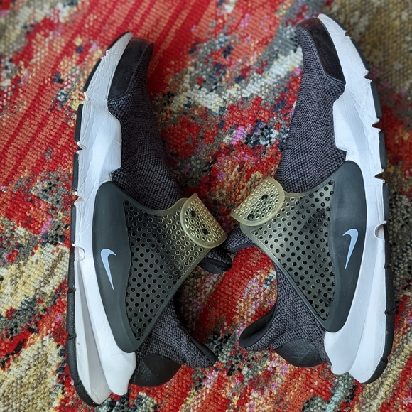 Size Dark Grey Nike SockDarts - Picture 4 of 4